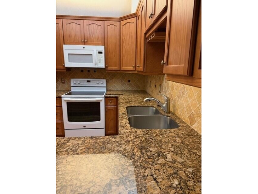 Located in the gated community of Independence Bay in Deerfield - photo 3