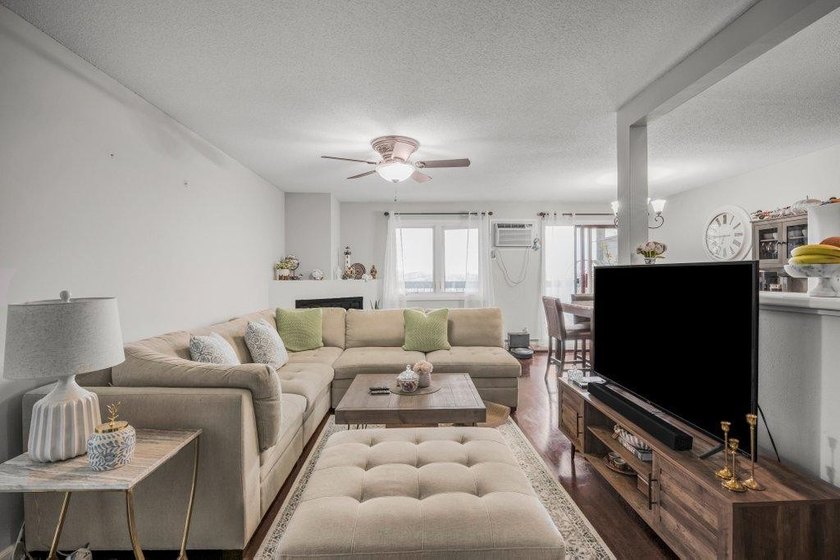 Stylish and move-in ready with a bright, open layout designed - photo 7