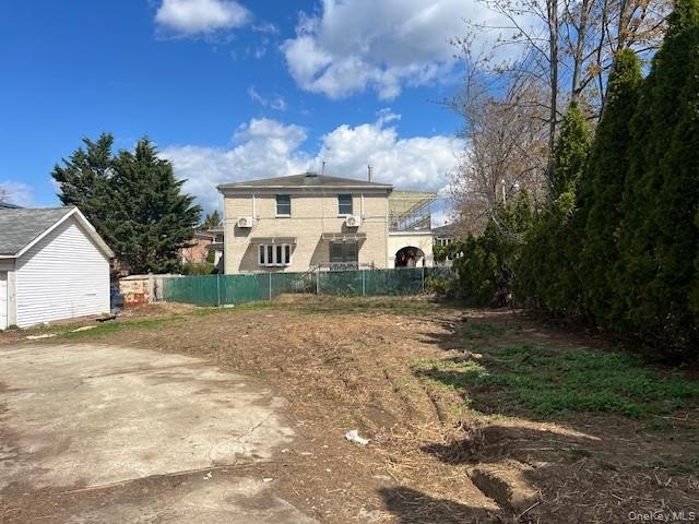 This is your chance to secure a rare 50 x 112.5 (5600 sqft) lot - photo 2