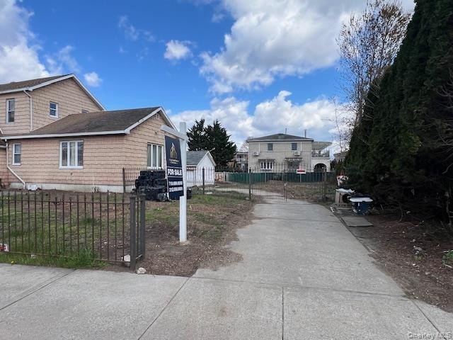 This is your chance to secure a rare 50 x 112.5 (5600 sqft) lot - photo 6