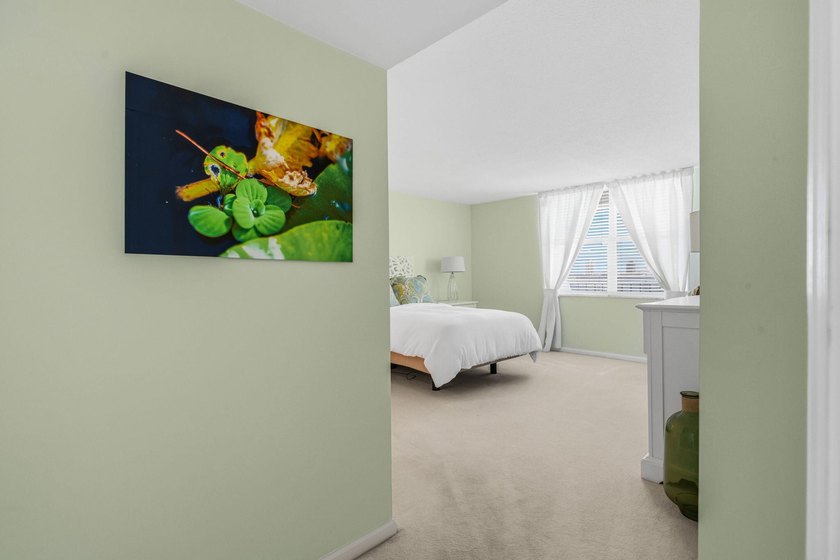 Enjoy sweeping, panoramic Intracoastal views from every room in - photo 10