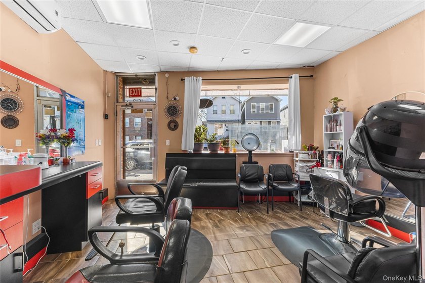 Turnkey Beauty Salon for Sale - Prime Bronx Location Exceptional - photo 6