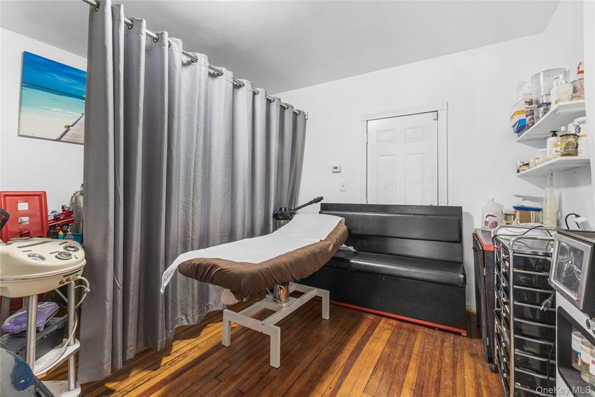 Turnkey Beauty Salon for Sale - Prime Bronx Location Exceptional - photo 8
