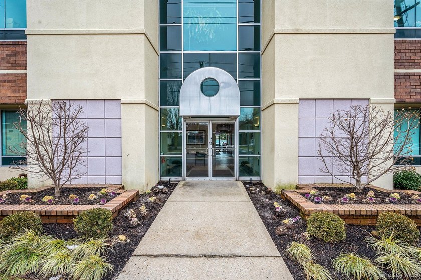 Rare opportunity to OWN professional office space on Main Street - photo 9