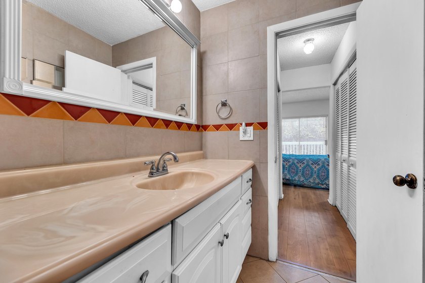 TOWNHOME CAN BE RENTED RIGHT AWAY...6 MONTHS MINIMUM. BRING - photo 23