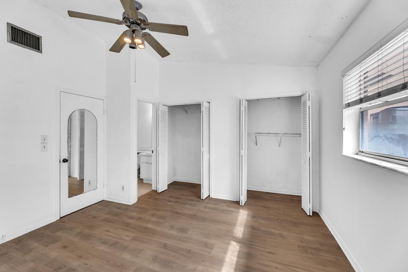 TOWNHOME CAN BE RENTED RIGHT AWAY...6 MONTHS MINIMUM. BRING - photo 24