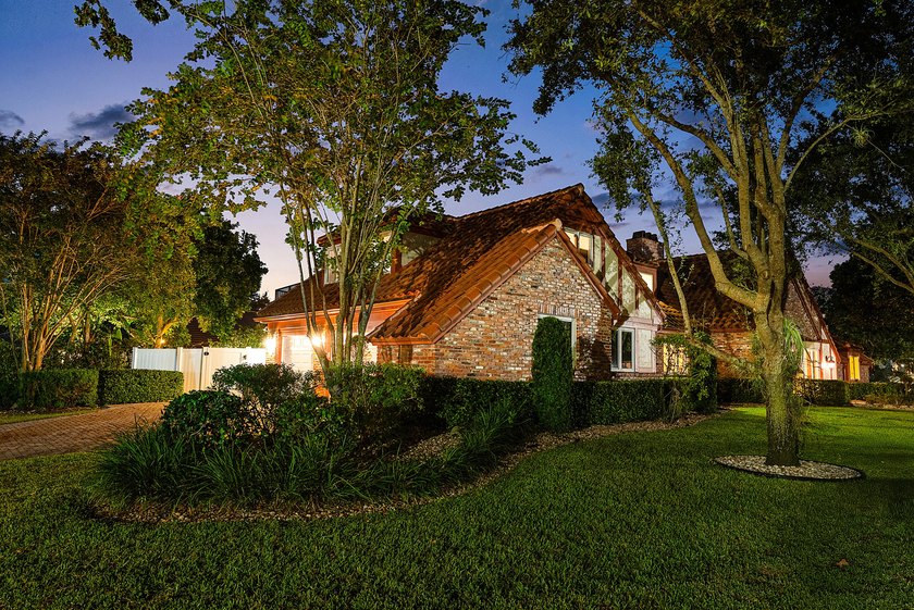 Experience refined living at 3790 Kings Way, a stunningly - photo 7