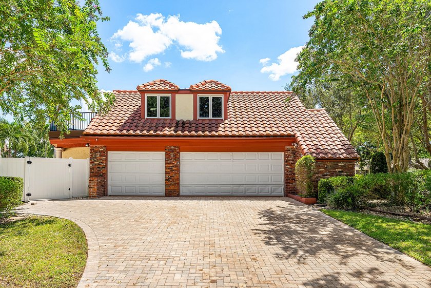 Experience refined living at 3790 Kings Way, a stunningly - photo 8