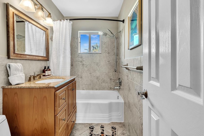 Welcome to your own tropical paradise in this E Oakland Park - photo 22