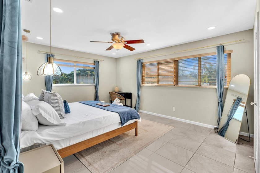 Welcome to your own tropical paradise in this E Oakland Park - photo 29