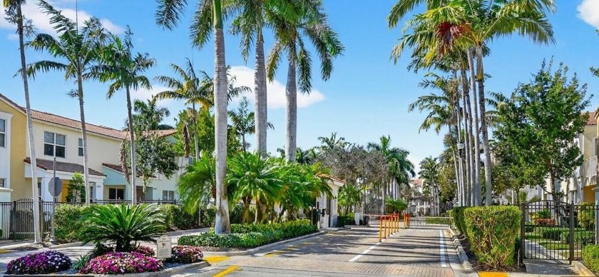 LARGEST 2 Story END Unit Townhse-3Bd/2.5Ba/2CarGar+LOFT/2161sf - photo 33