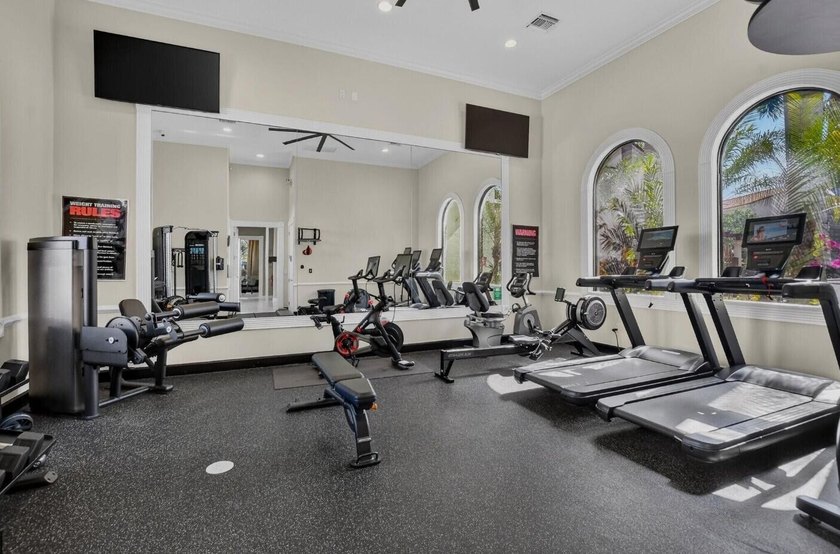 LARGEST 2 Story END Unit Townhse-3Bd/2.5Ba/2CarGar+LOFT/2161sf - photo 35