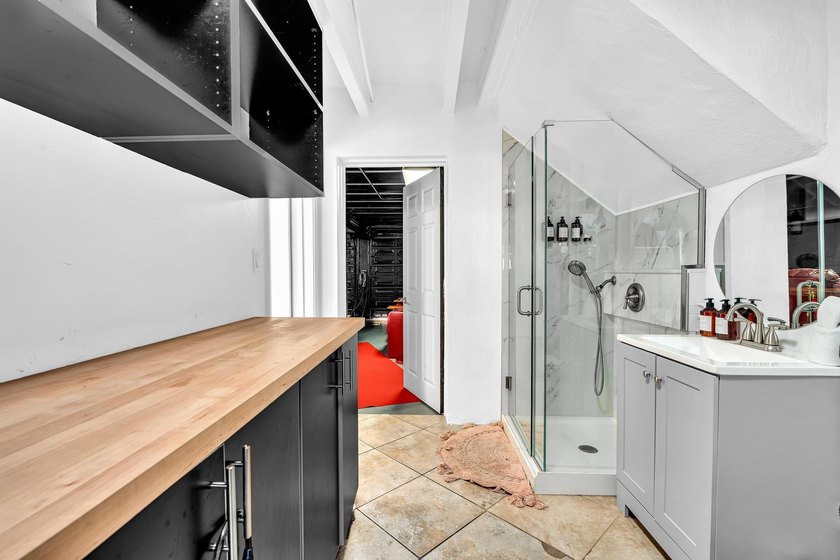 Welcome to your own tropical paradise in this E Oakland Park - photo 41