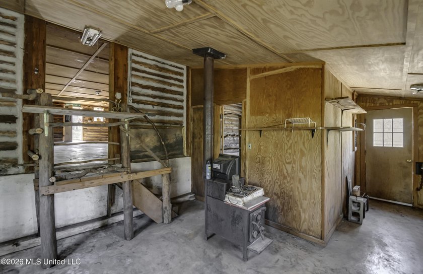 Located just outside of Port Gibson, this 44.16+/- surveyed acre - photo 15