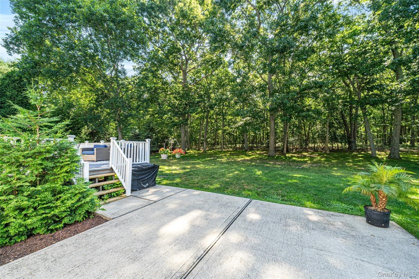 Classic Americana meets the North Fork lifestyle on Southold's - photo 33