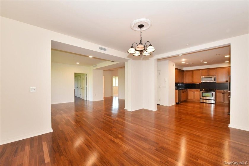Beautiful &amp; Spacious Sunny 3-Bedroom, 2.5-Bath Condo in Harbor - photo 12