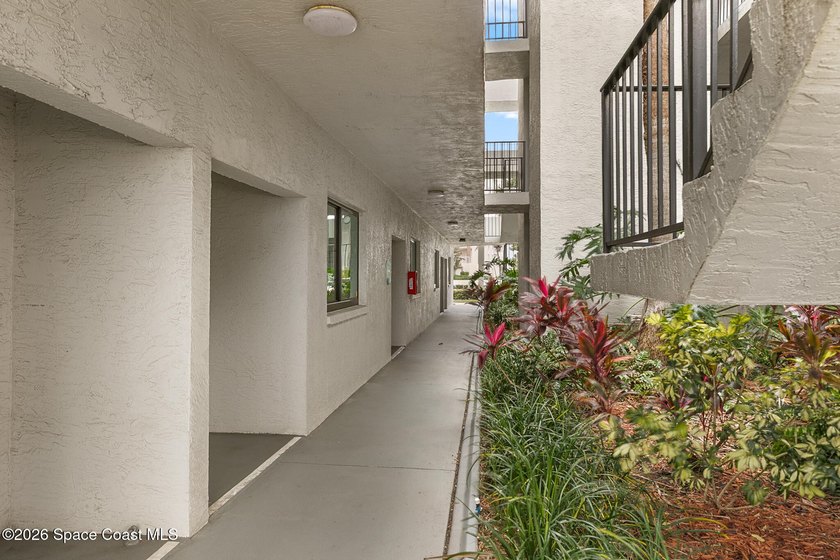 Turnkey +/-2,800 SF medical office condo in the well-maintained - photo 3
