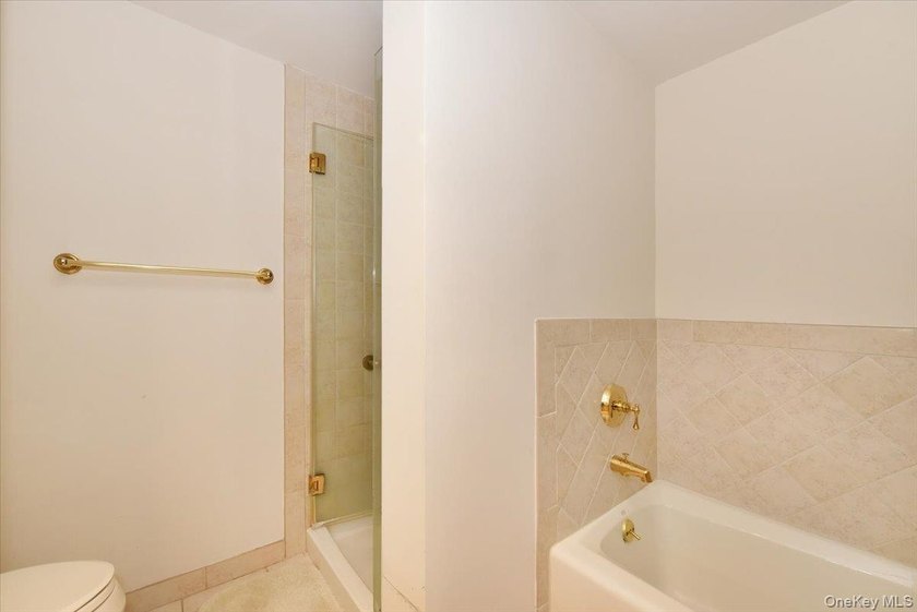 Beautiful &amp; Spacious Sunny 3-Bedroom, 2.5-Bath Condo in Harbor - photo 19