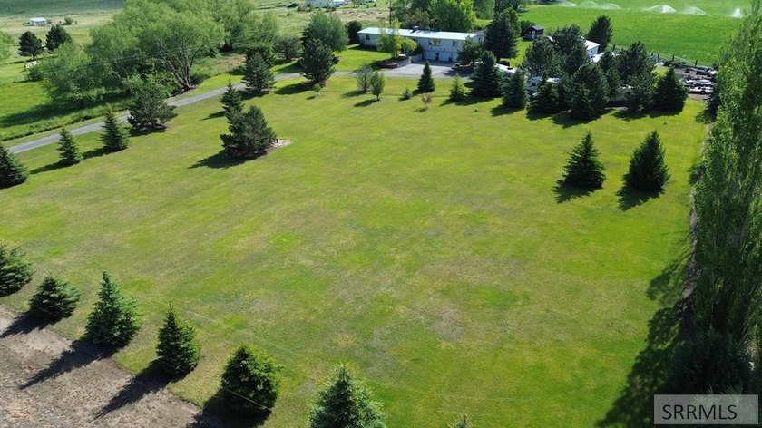 Beautiful country home on over 3 and a half acres. This home has - photo 22