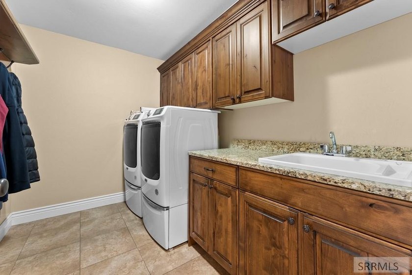 Welcome to luxury living in the prestigious Jefferson Hills Golf - photo 22