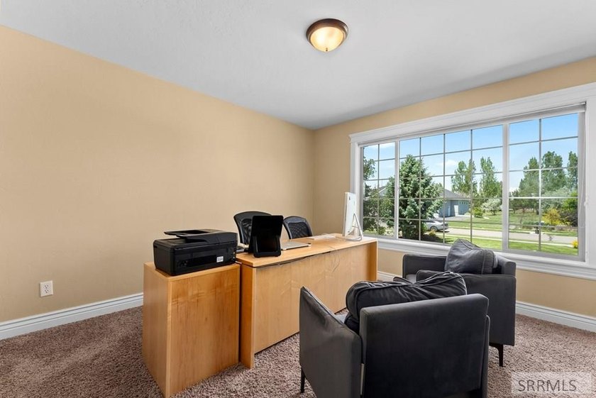 Welcome to luxury living in the prestigious Jefferson Hills Golf - photo 31