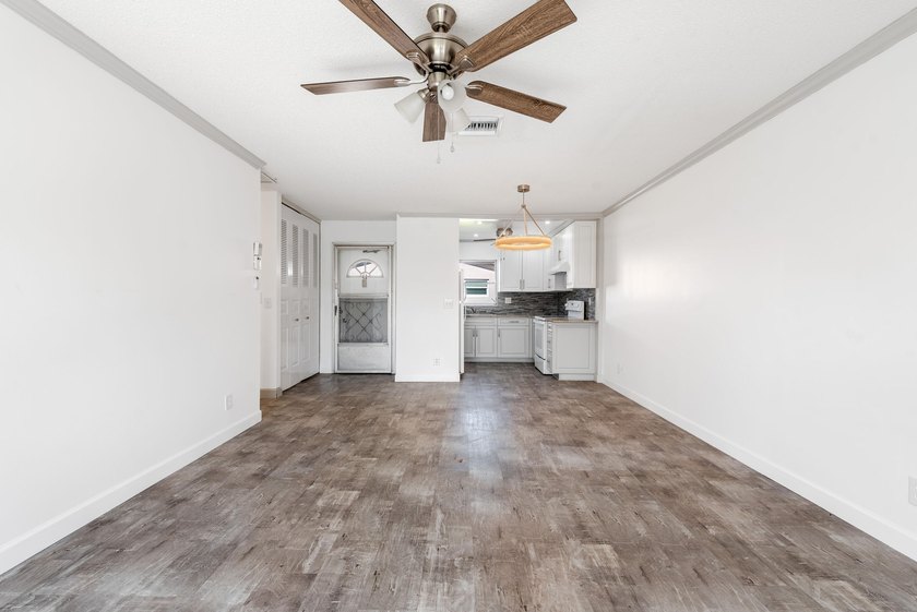 1 bedroom 1.5 baths. Fully remodeled. Enjoy vibrant living in - photo 5