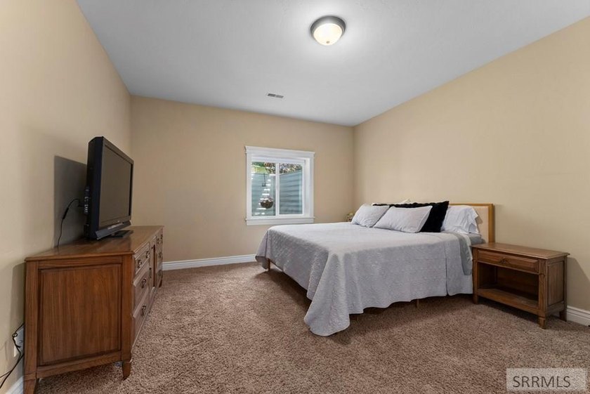 Welcome to luxury living in the prestigious Jefferson Hills Golf - photo 42