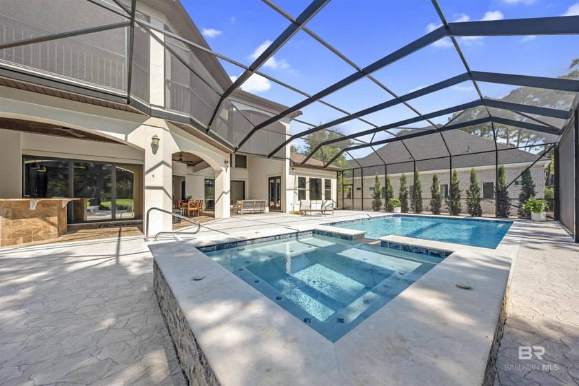 Remains available for showings and offers. Accepted contract - photo 50