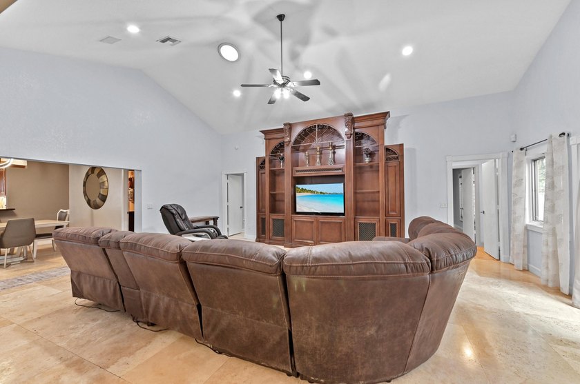 Welcome to Coquina Lakes! This well-maintained 1-story home - photo 11
