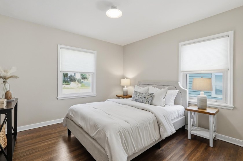 Classic Charm, Modern Updates - West St. Paul This charming - photo 11