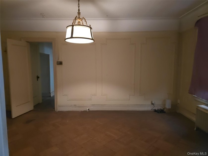 Great investment property - both units in home vacant. Separate - photo 13