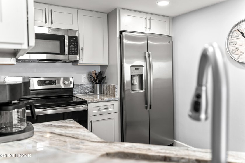 Limited-Time Financing Incentive! Qualified buyers may receive a - photo 22
