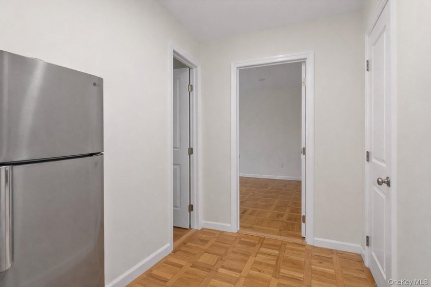 Move right into this beautifully renovated 1-bedroom, 1-bath - photo 5