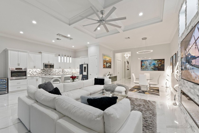 Welcome to your dream home! Nestled in the nicest Port St. Lucie - photo 14