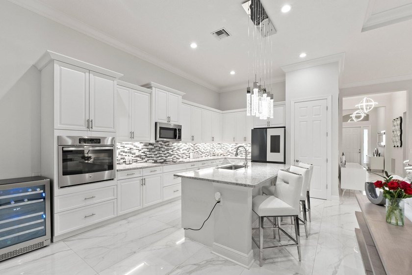 Welcome to your dream home! Nestled in the nicest Port St. Lucie - photo 18