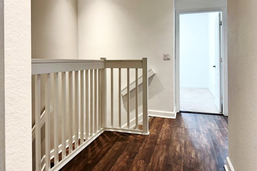 Welcome to this charming 4-bedroom, 2.5-bathroom townhouse - photo 32