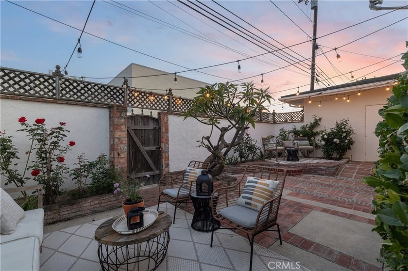 Welcome to Pageantry Haus, an impeccably updated four-bedroom - photo 36