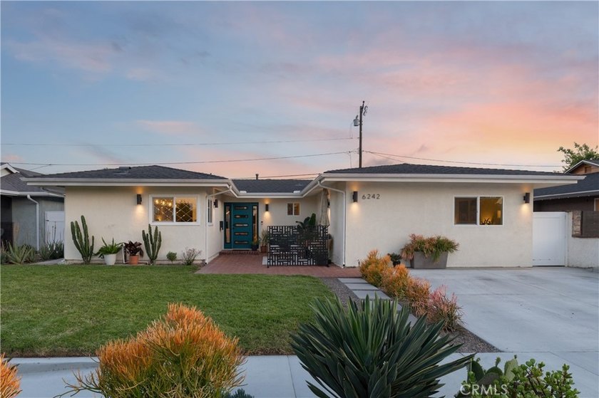Welcome to Pageantry Haus, an impeccably updated four-bedroom - photo 41