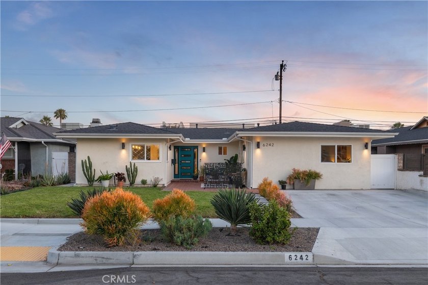 Welcome to Pageantry Haus, an impeccably updated four-bedroom - photo 42