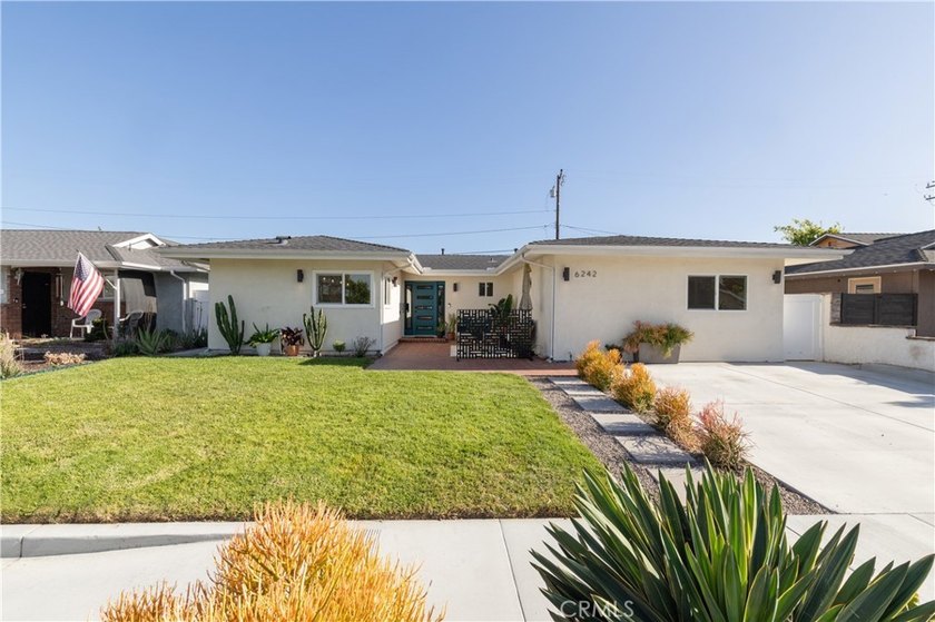 Welcome to Pageantry Haus, an impeccably updated four-bedroom - photo 45
