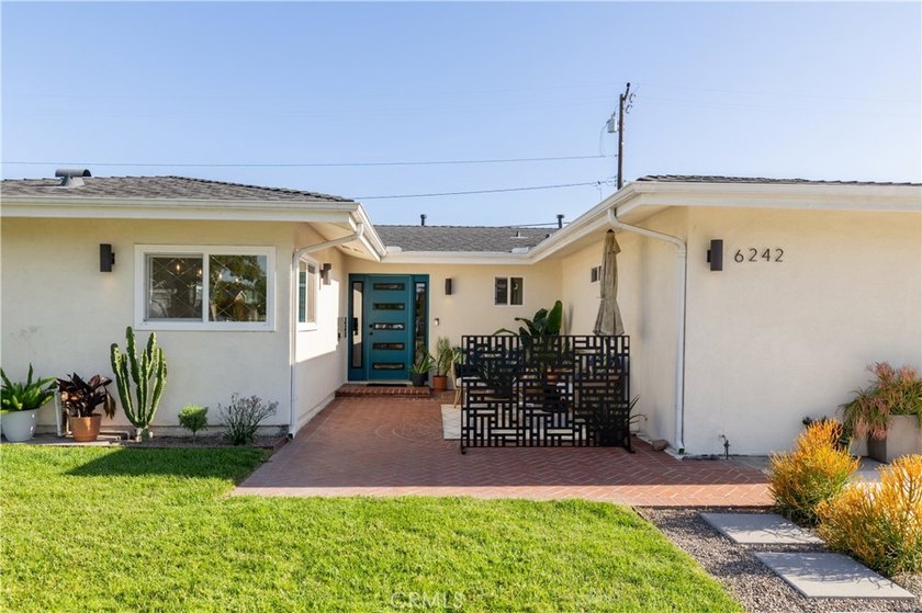 Welcome to Pageantry Haus, an impeccably updated four-bedroom - photo 46