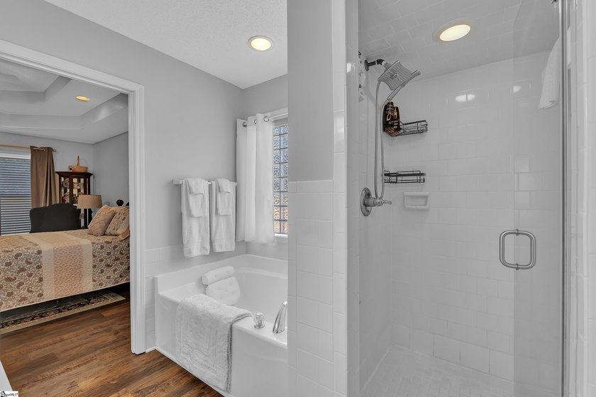 Welcome home to this charming split-bedroom RANCH, a - photo 12