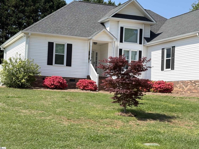 Welcome home to this charming split-bedroom RANCH, a - photo 26