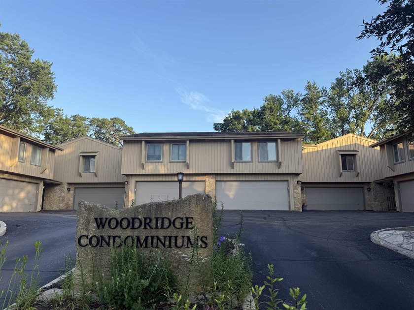 Light, bright &amp; spacious 2BR/1.5BA condo in desirable Woodridge - photo 45