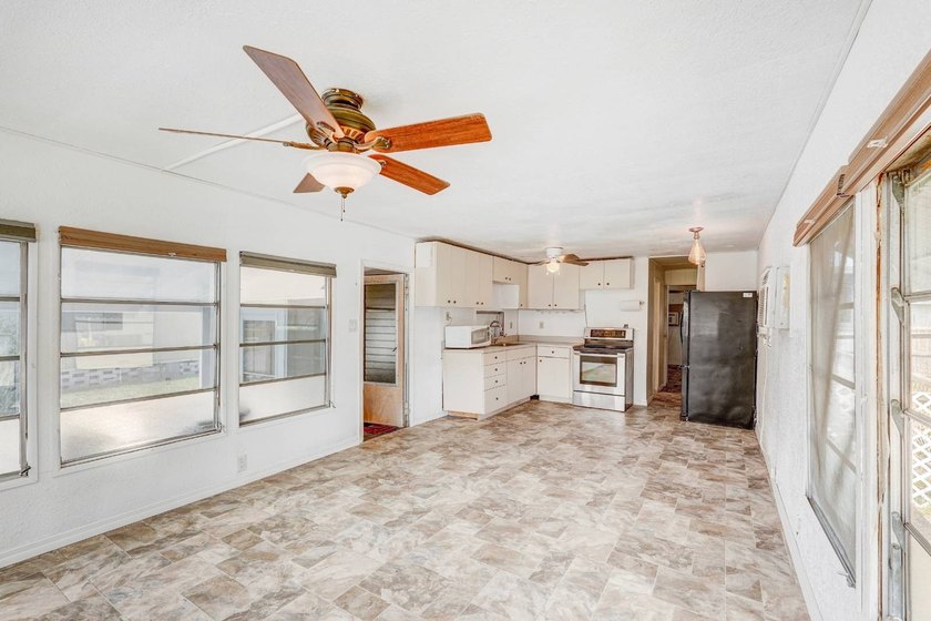 Welcome to this charming and affordable 1-bedroom, 1-bathroom - photo 6