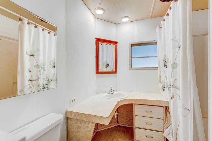 Welcome to this charming and affordable 1-bedroom, 1-bathroom - photo 9