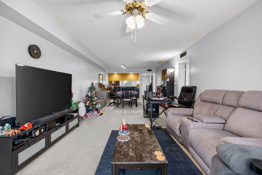 CHARMING AND SPACIOUS 2/2 PENTHOUSE UNIT WITH 2 OPEN BALCONIES - photo 11