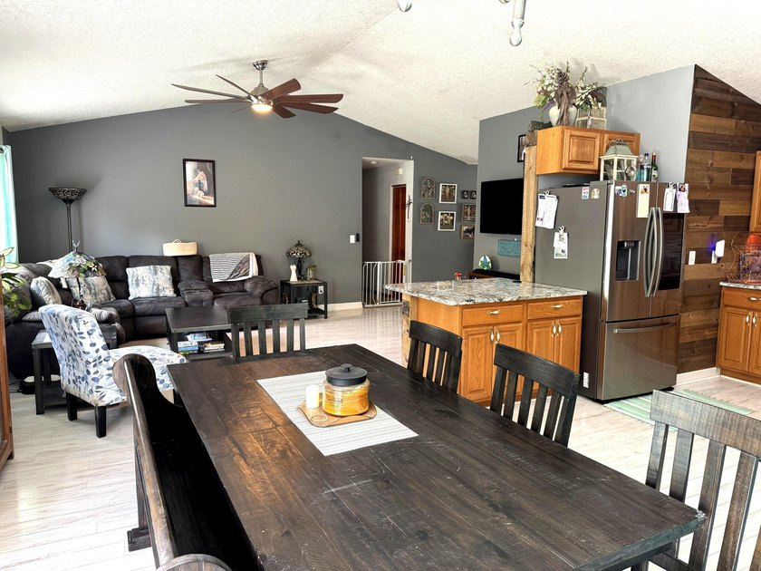 Last month's electric bill at this home? -$6. The utility - photo 11