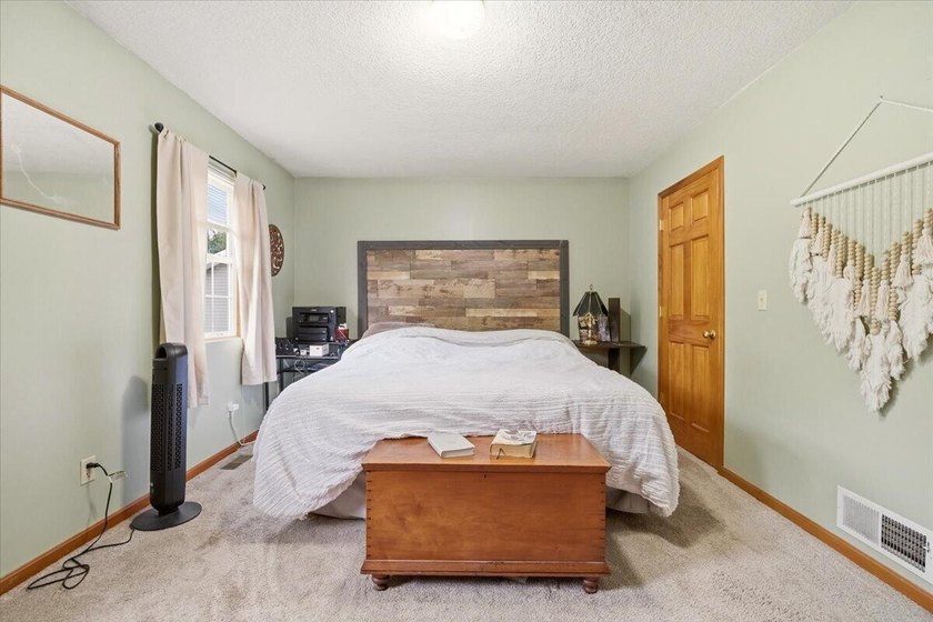 Last month's electric bill at this home? -$6. The utility - photo 17