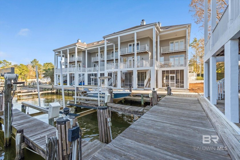 Experience the ultimate bayfront lifestyle with private - photo 21